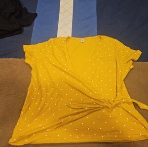 Old Navy Yellow Polka Dot Wrap Tee